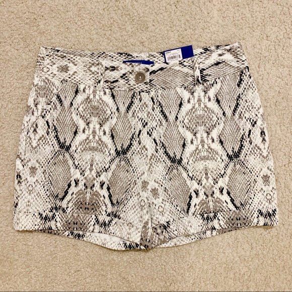 APT. 9 Torie Snakeskin Midrise Roll Cuff Shorts - Picture 2 of 4